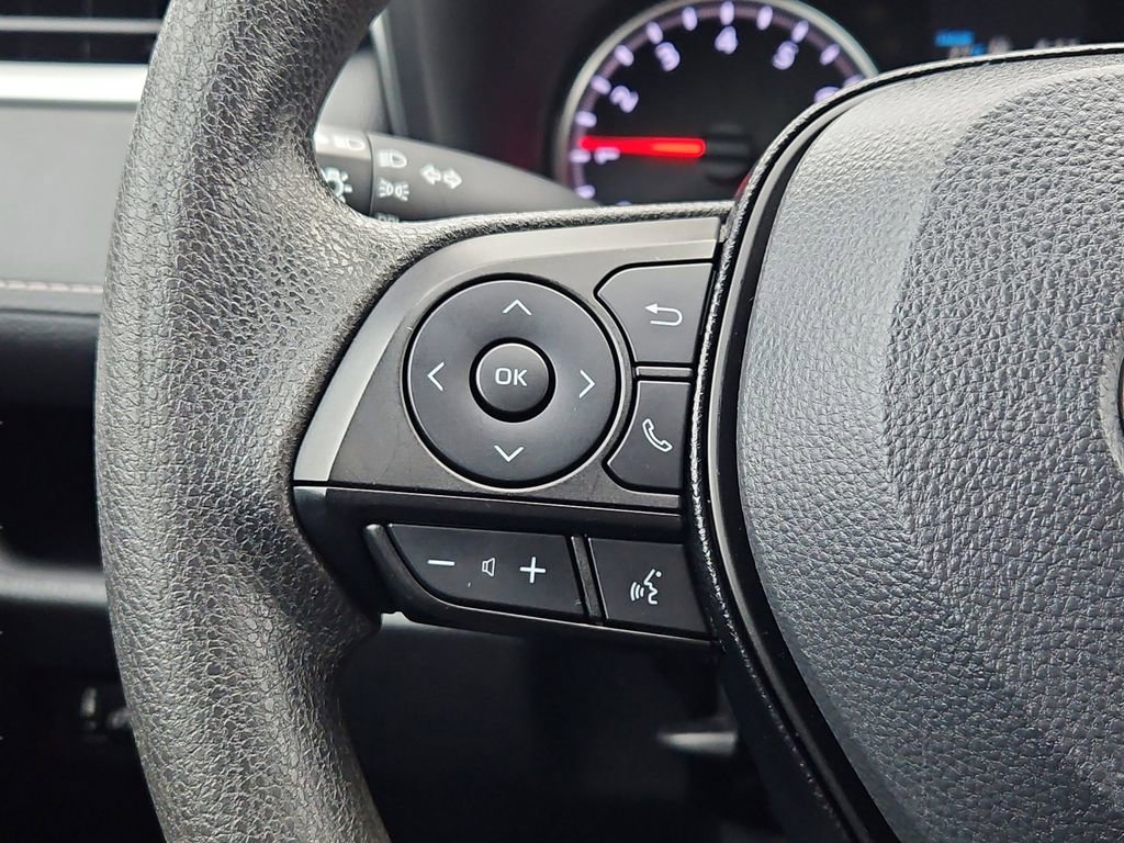 Used 2021 Toyota RAV4 LE image 20