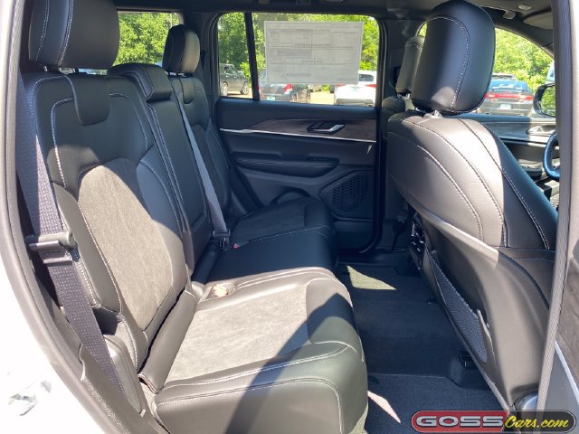 New 2026 Jeep Grand Cherokee Altitude AWD/4WD image 7