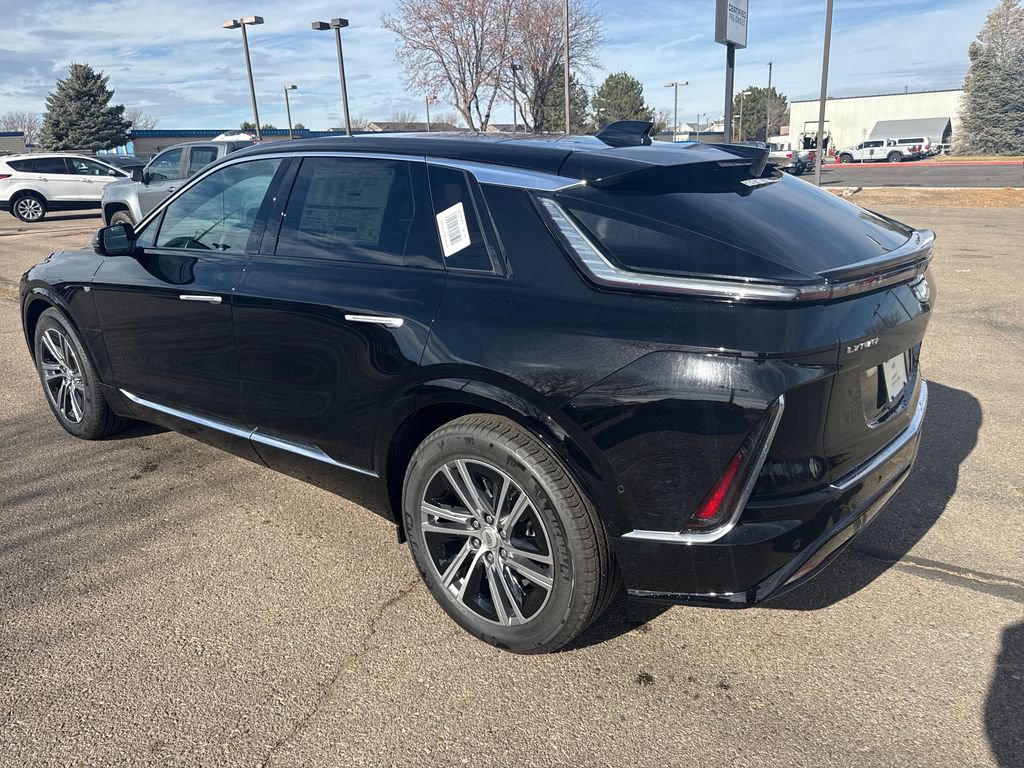 New 2025 Cadillac Lyriq Luxury video 3