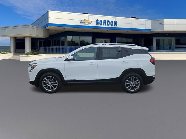 Used 2024 GMC Terrain SLT w/ LPO, Floor Liner Package AWD/4WD image 2