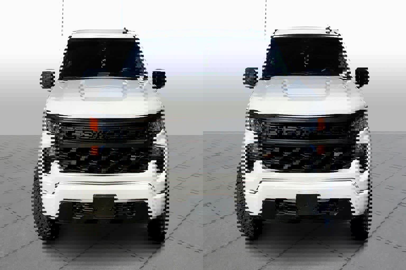 Used 2023 Chevrolet Silverado 1500 Custom image 3