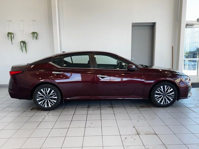 Used 2023 Nissan Altima 2.5 SV image 32
