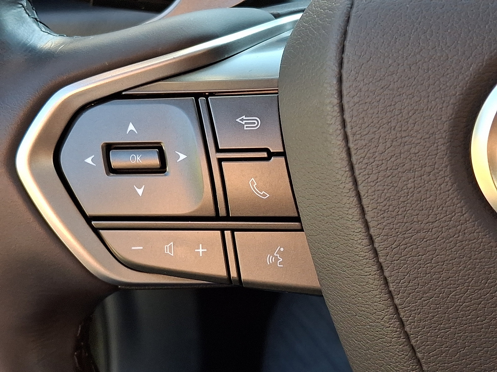 Certified 2025 Lexus NX 350 AWD w/ Accessory Package (2T) image 21