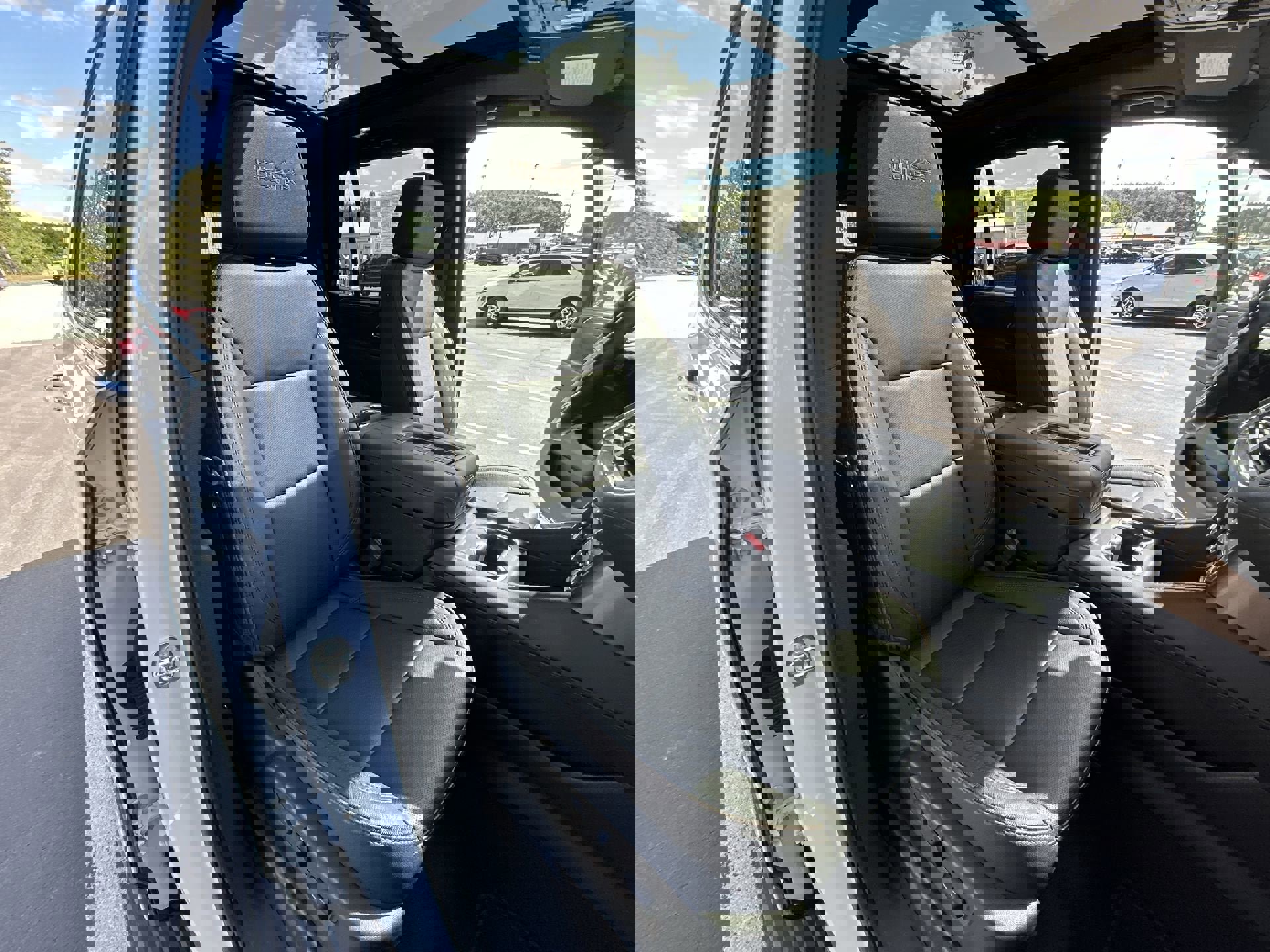 Used 2023 Chevrolet Tahoe High Country image 23