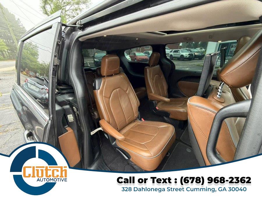 Used 2017 Chrysler Pacifica Limited FWD image 19