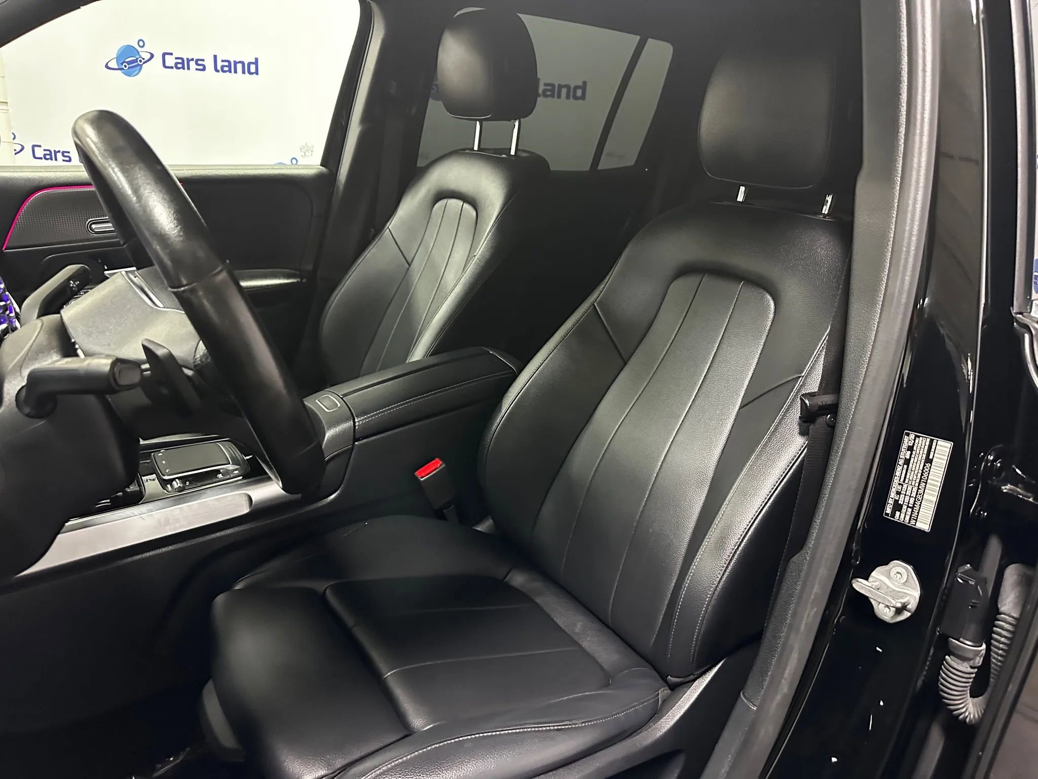 Used 2021 Mercedes-Benz GLB 250 GLB 250 Sport Utility 4D image 11