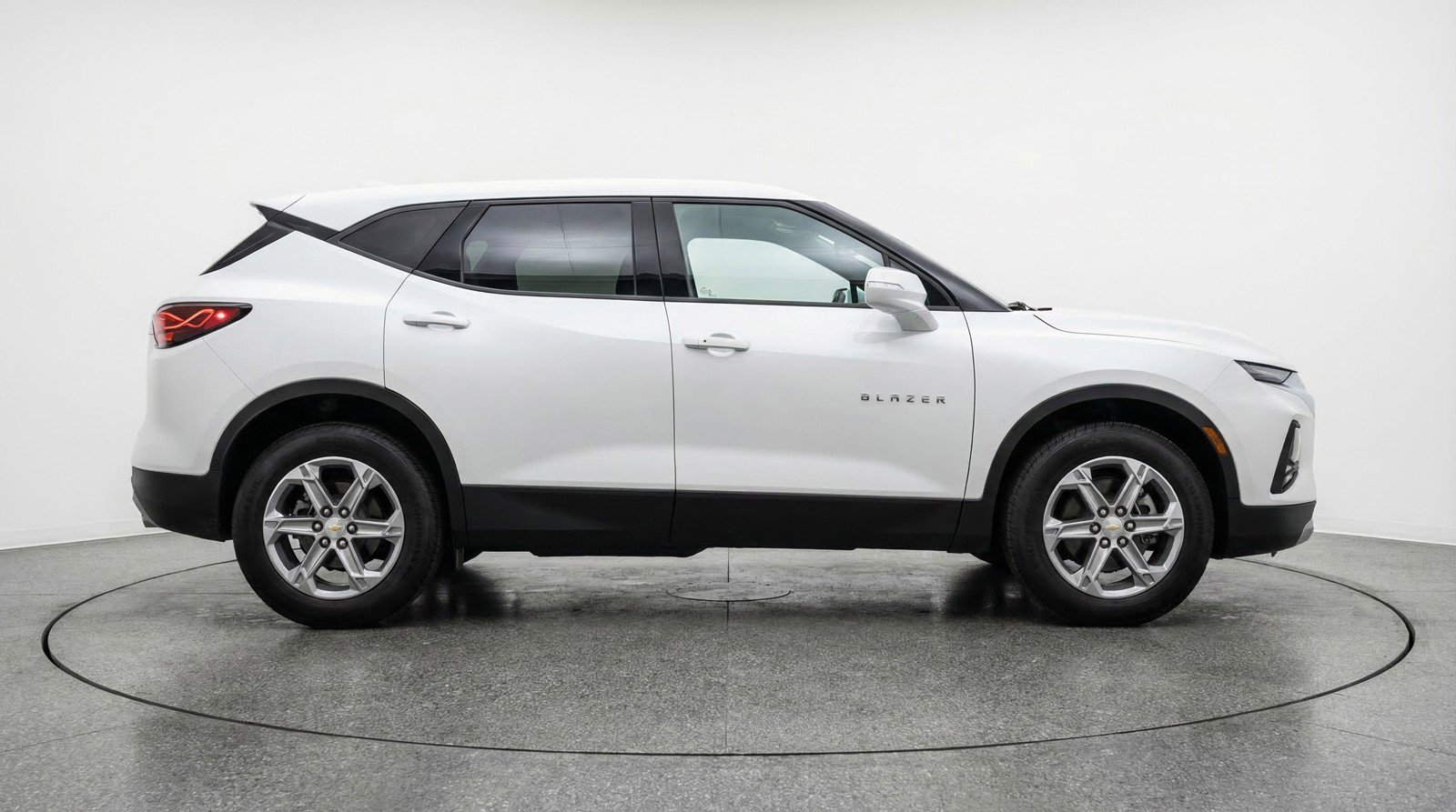 Used 2025 Chevrolet Blazer LT image 11