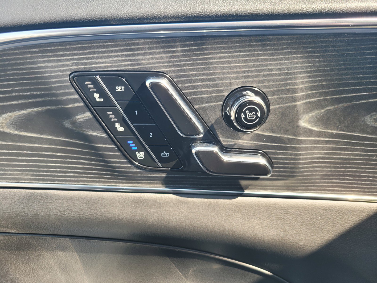 Certified 2024 Cadillac Lyriq Sport AWD/4WD image 15
