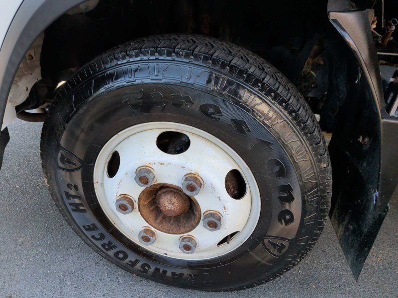 Used 2021 Isuzu NPR RWD image 12