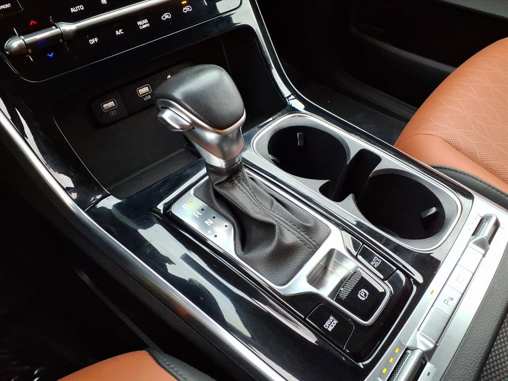 Used 2024 Kia Carnival SX image 16