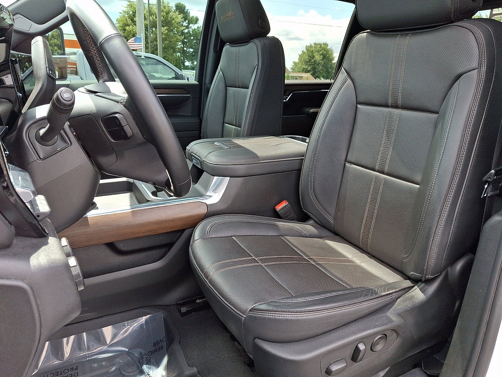 Used 2024 Chevrolet Silverado 3500 High Country w/ High Country Premium Package AWD/4WD image 14