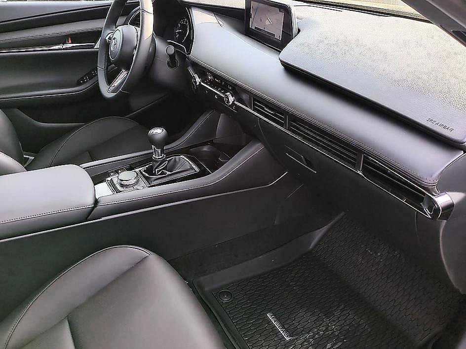 New 2026 MAZDA MAZDA3 2.5 S Hatchback w/ Premium Pkg FWD image 37