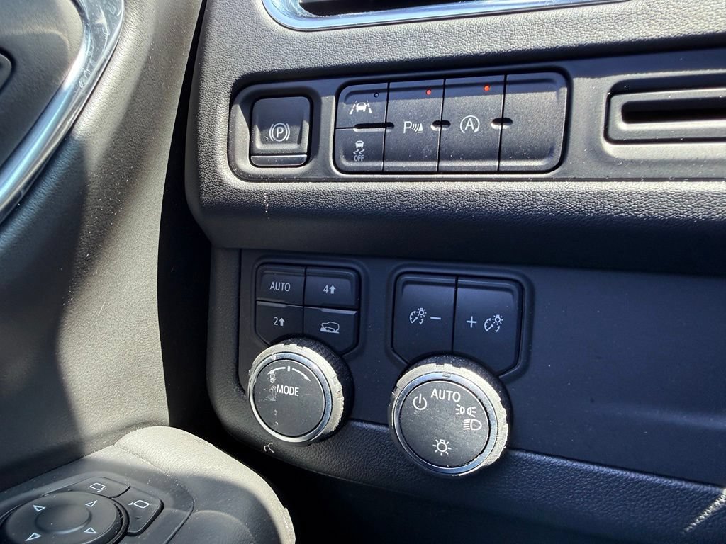 Used 2024 Chevrolet Tahoe LT AWD/4WD image 44