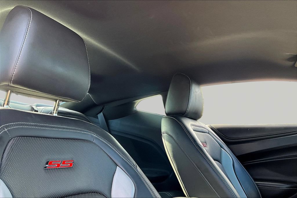 Used 2020 Chevrolet Camaro SS RWD image 24