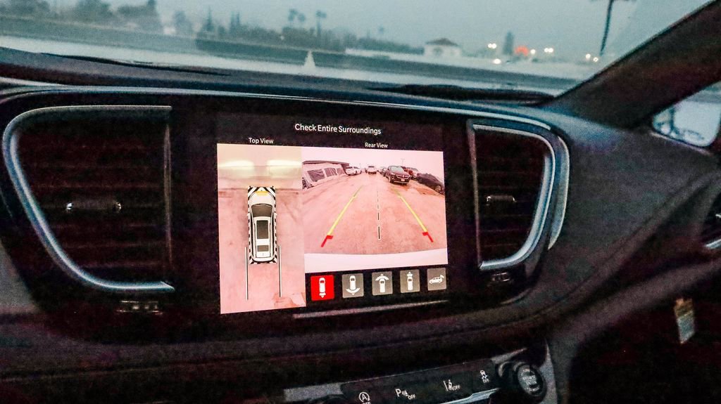 New 2026 Chrysler Pacifica Pinnacle w/ Trailer Tow Group image 30