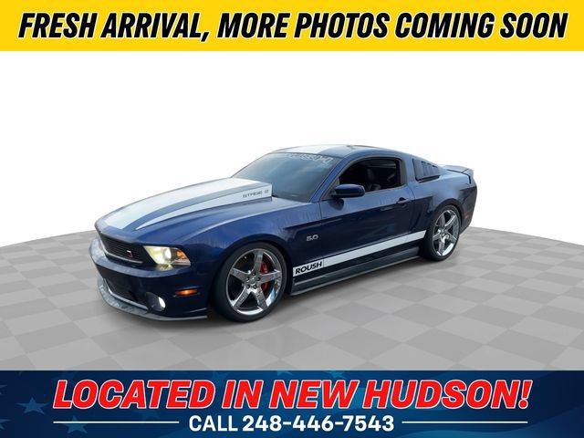 Used 2011 Ford Mustang GT Premium w/ Security Pkg RWD image 4