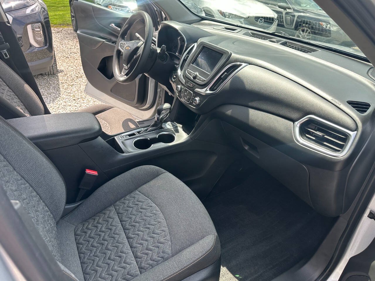 Used 2022 Chevrolet Equinox LT AWD/4WD image 16
