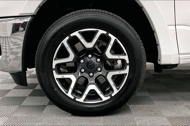 Used 2025 RAM 1500 Laramie AWD/4WD image 10