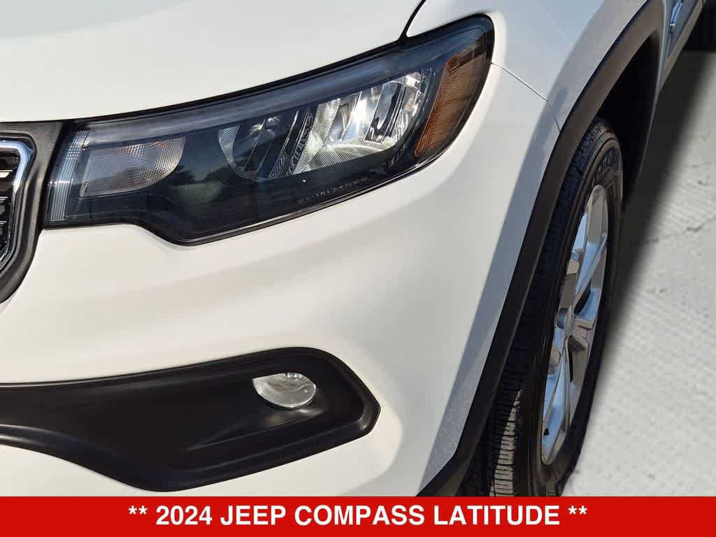 Used 2024 Jeep Compass Latitude AWD/4WD image 11