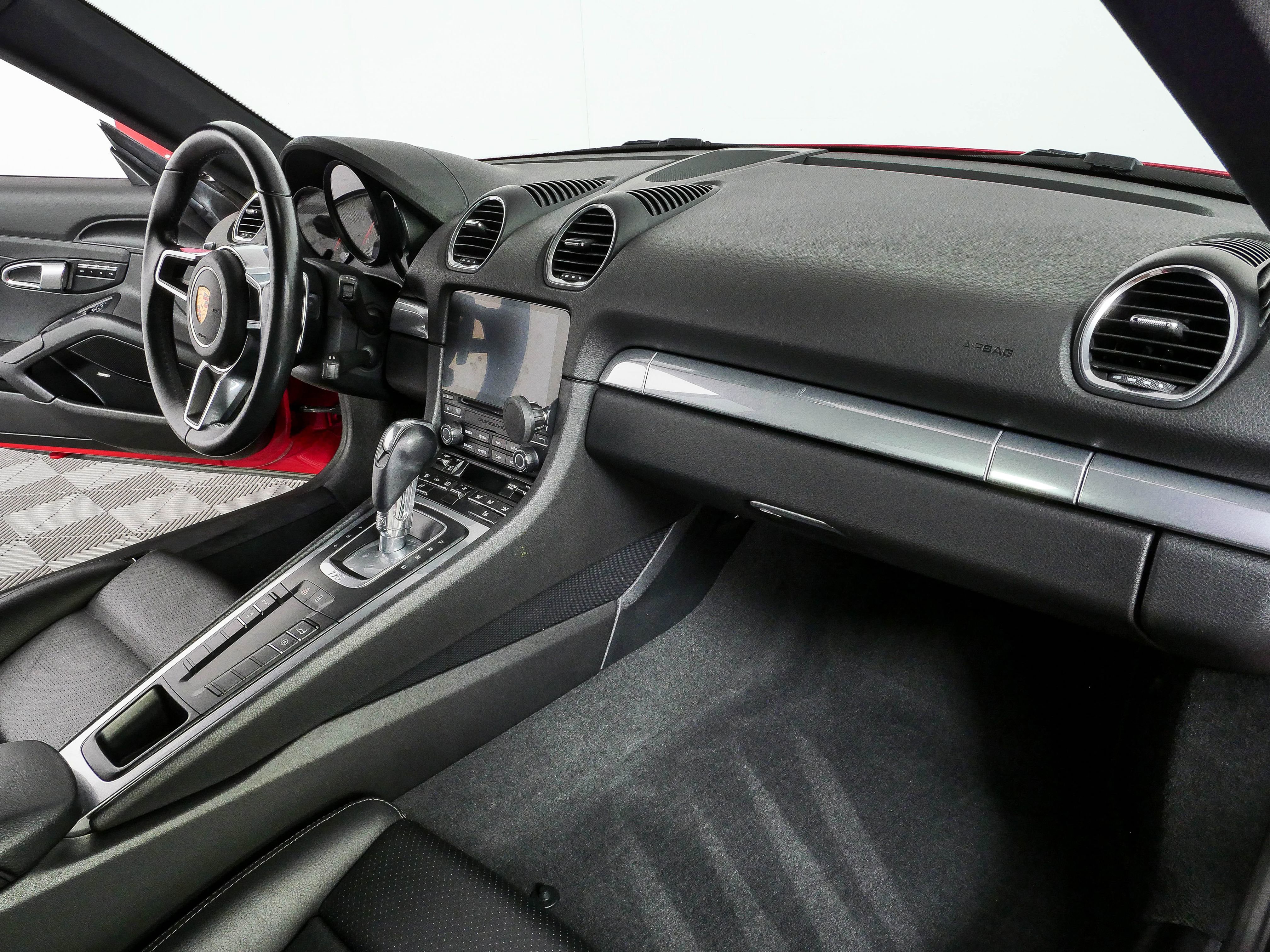 Certified 2018 Porsche 718 Cayman RWD image 22