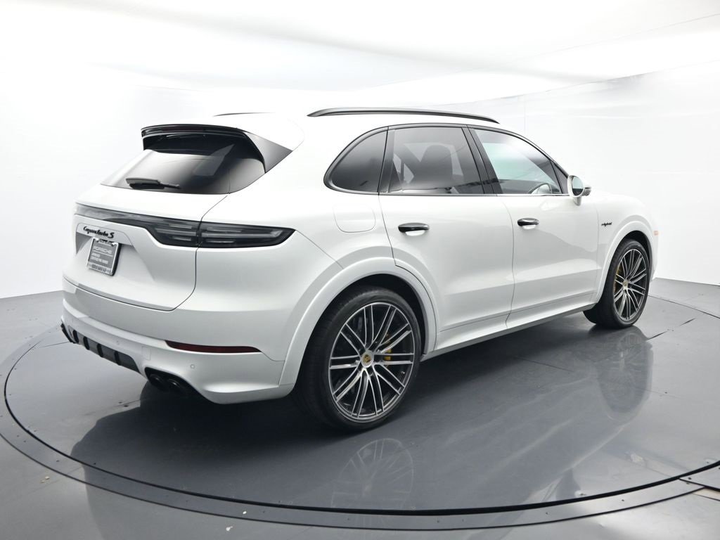 Used 2022 Porsche Cayenne Turbo S image 15