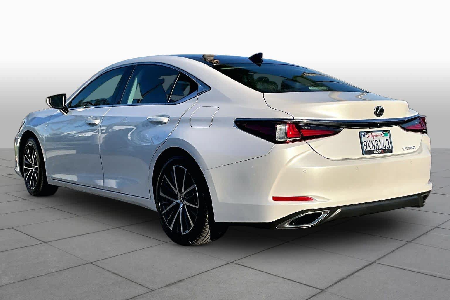 Certified 2024 Lexus ES 350 w/ Premium Package FWD image 11
