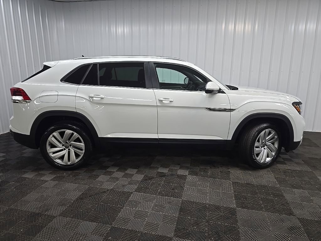 Used 2023 Volkswagen Atlas Cross Sport SE AWD/4WD image 2