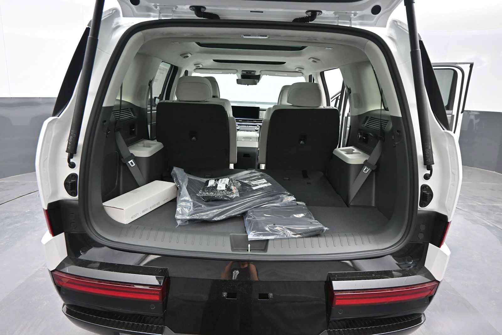 New 2027 Hyundai Santa Fe Calligraphy AWD/4WD image 13