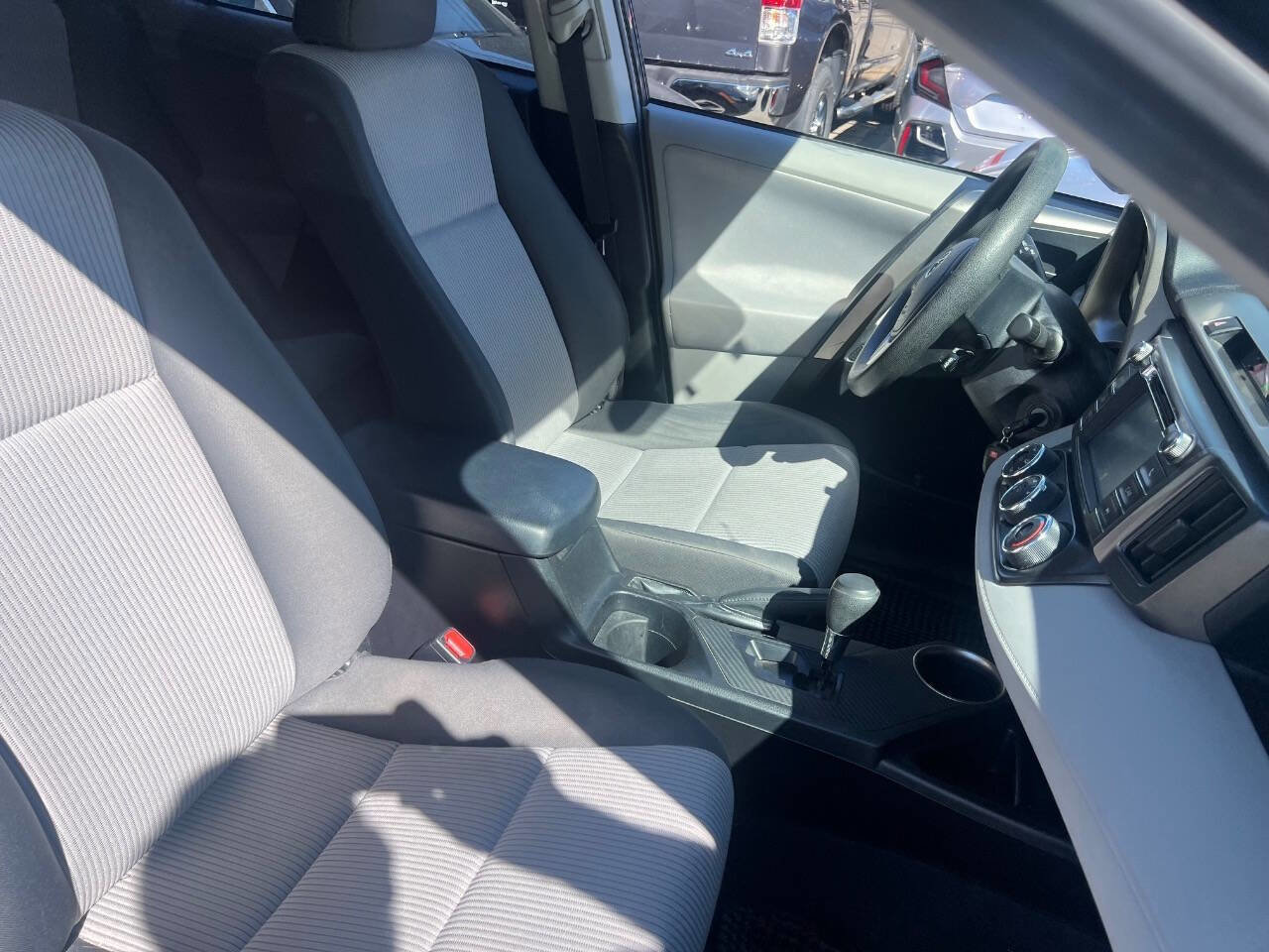Used 2013 Toyota RAV4 LE image 16