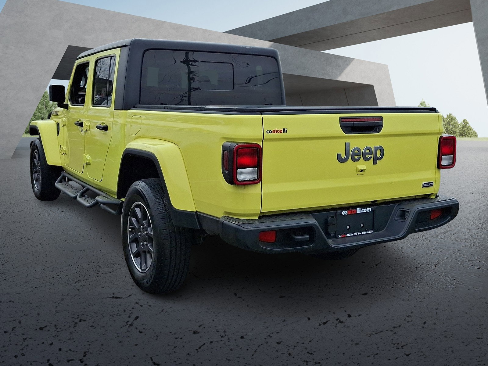 Used 2023 Jeep Gladiator Overland AWD/4WD image 4
