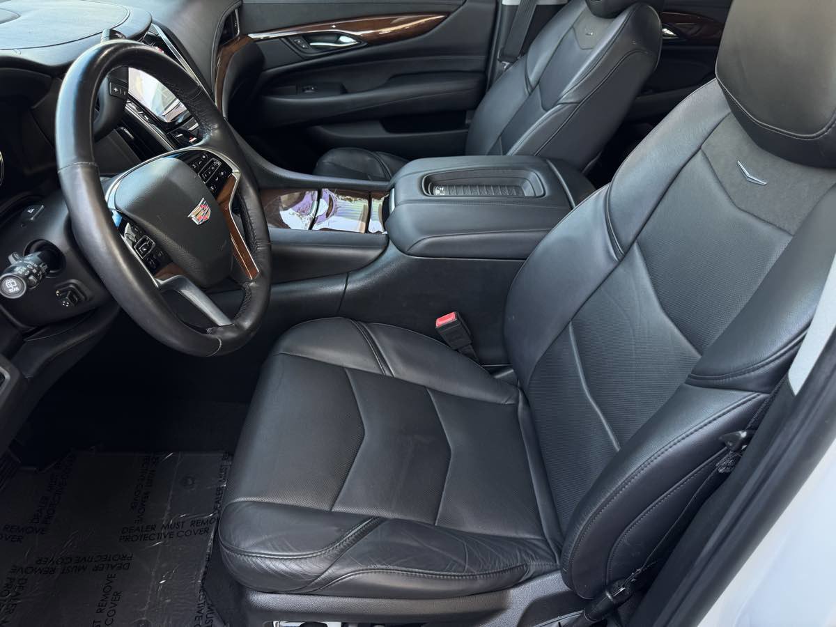 Used 2018 Cadillac Escalade Luxury RWD image 14
