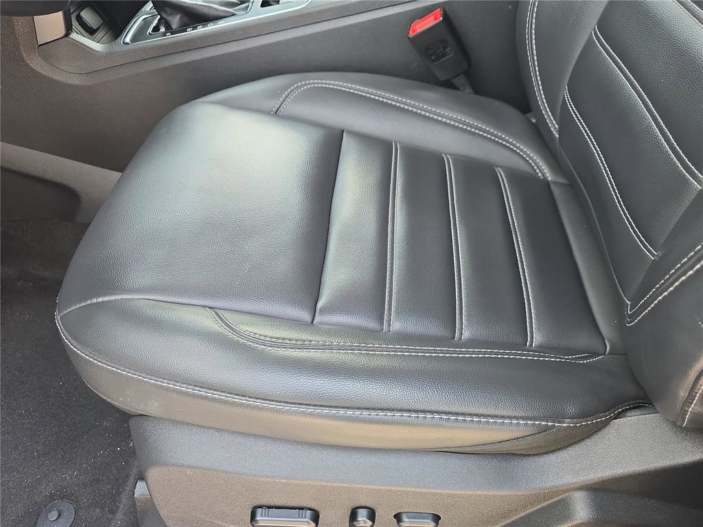 Used 2019 Ford Escape SEL image 16