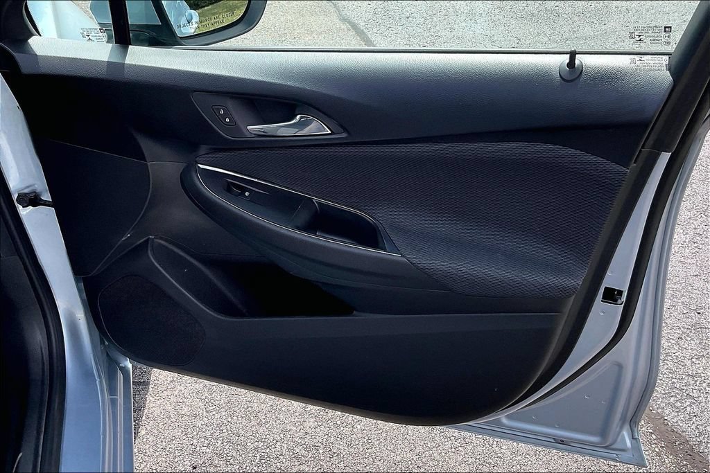 Used 2017 Chevrolet Cruze LS FWD image 27