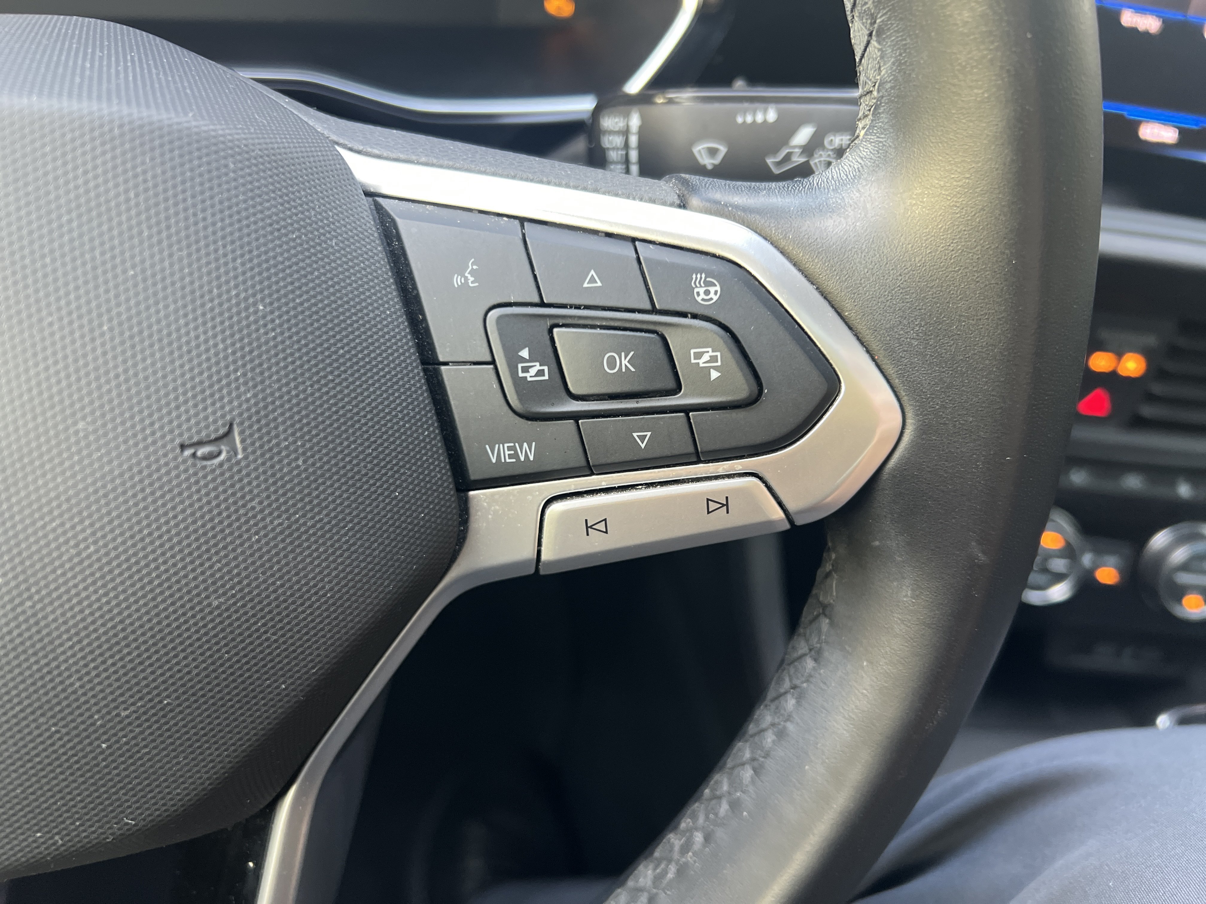 Certified 2022 Volkswagen Jetta SEL FWD image 17