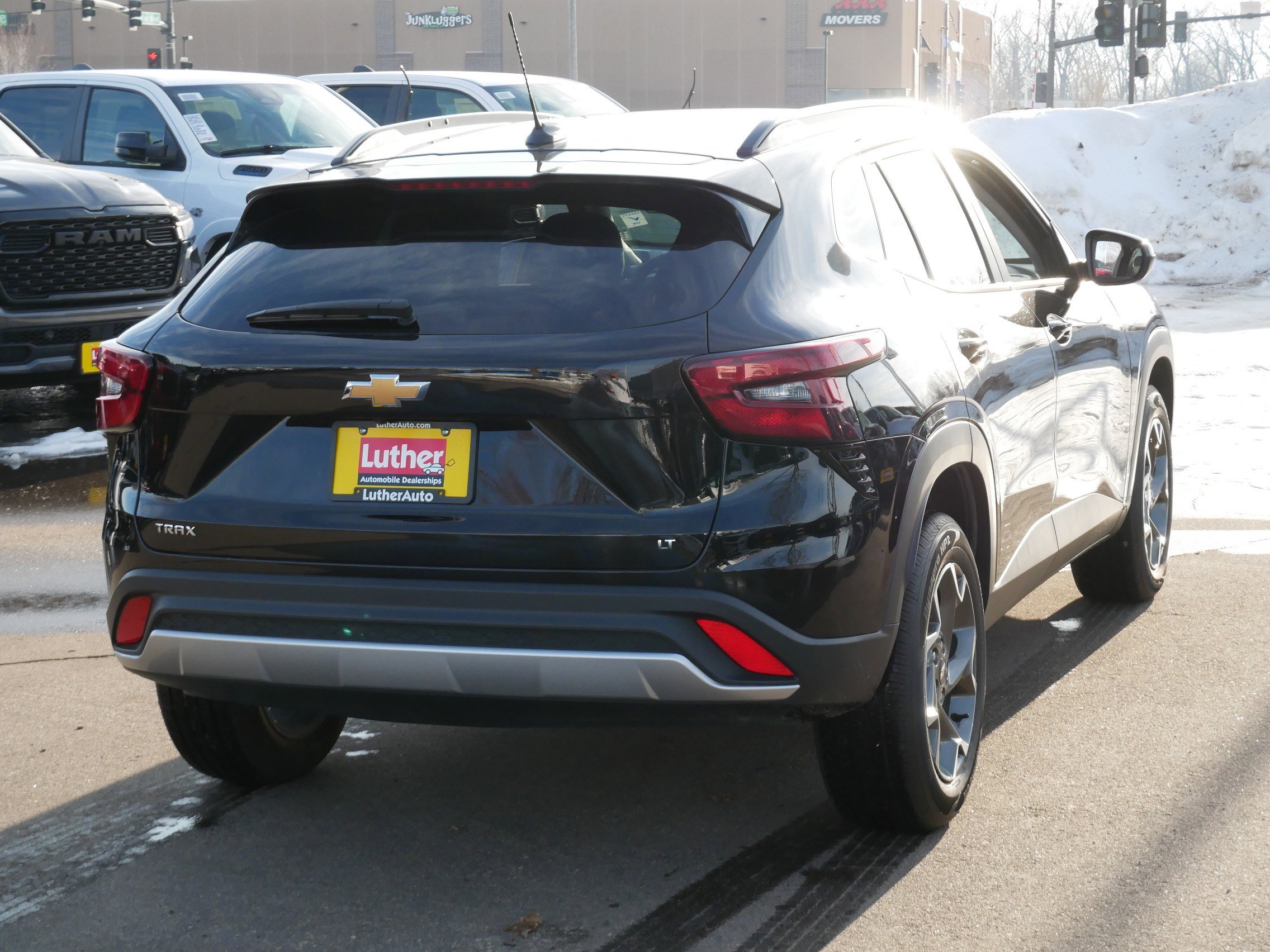 Used 2025 Chevrolet Trax LT w/ LT Convenience Package image 6