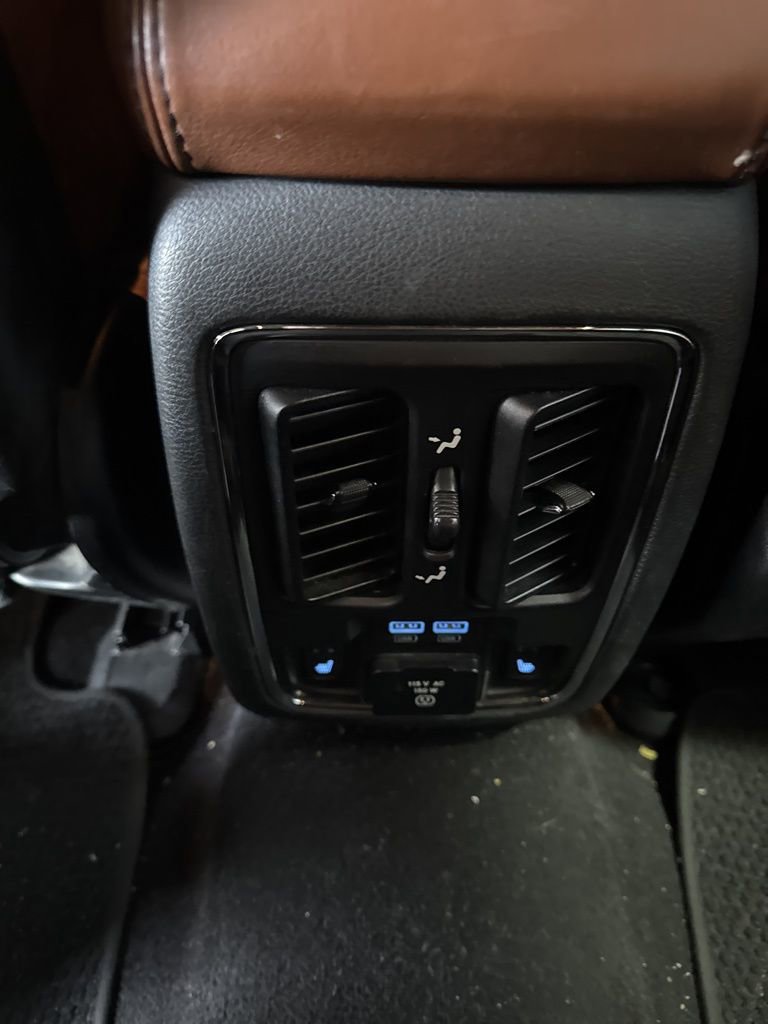 Used 2020 Jeep Grand Cherokee Summit w/ Platinum Series Group image 28