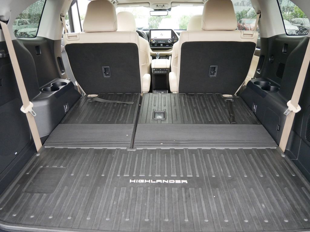 Used 2023 Toyota Highlander Platinum AWD/4WD image 12