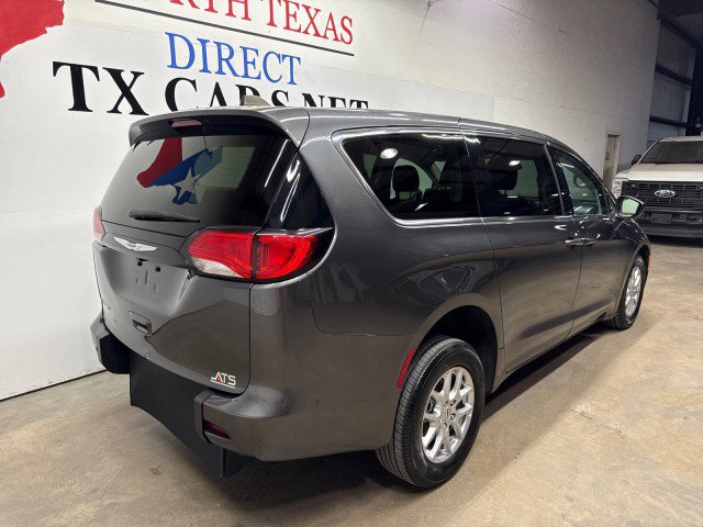 Used 2023 Chrysler Voyager LX image 6