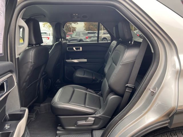 Used 2023 Ford Explorer XLT w/ Equipment Group 202A AWD/4WD image 27
