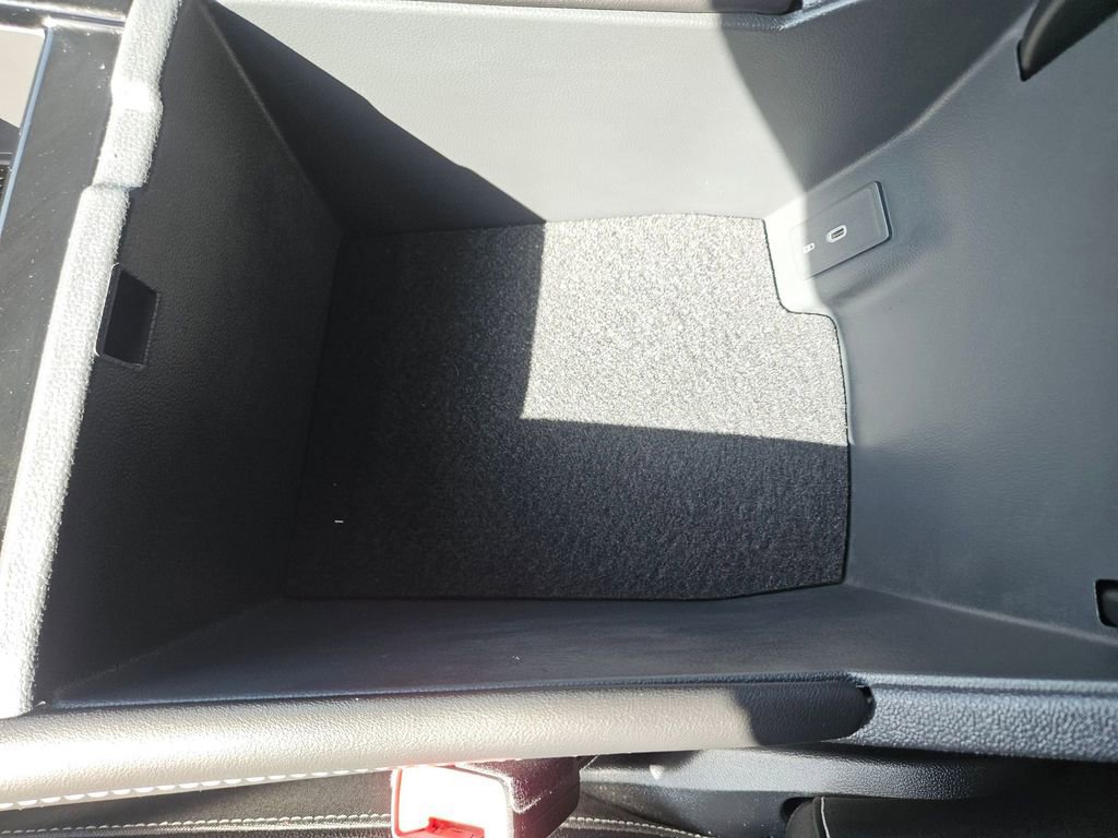 Used 2025 Volkswagen Atlas SE image 28