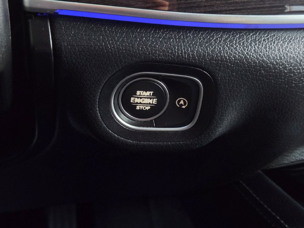 Used 2020 Mercedes-Benz GLS 450 4MATIC image 25