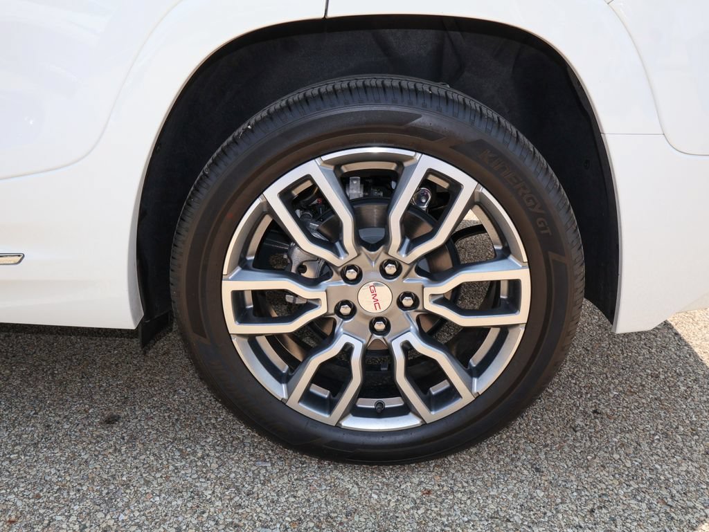 Used 2024 GMC Terrain Denali w/ Denali Premium Package AWD/4WD image 32