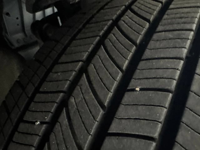 Used 2025 Ford Explorer ST-Line AWD/4WD image 32