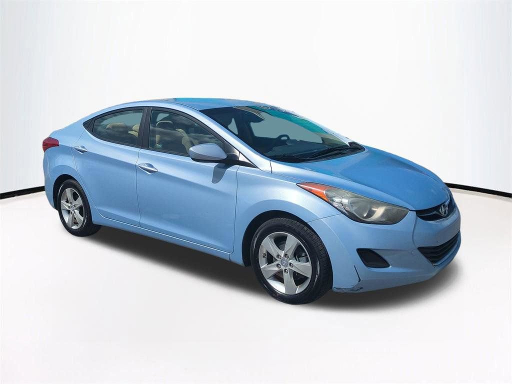 Used 2013 Hyundai Elantra GLS image 2