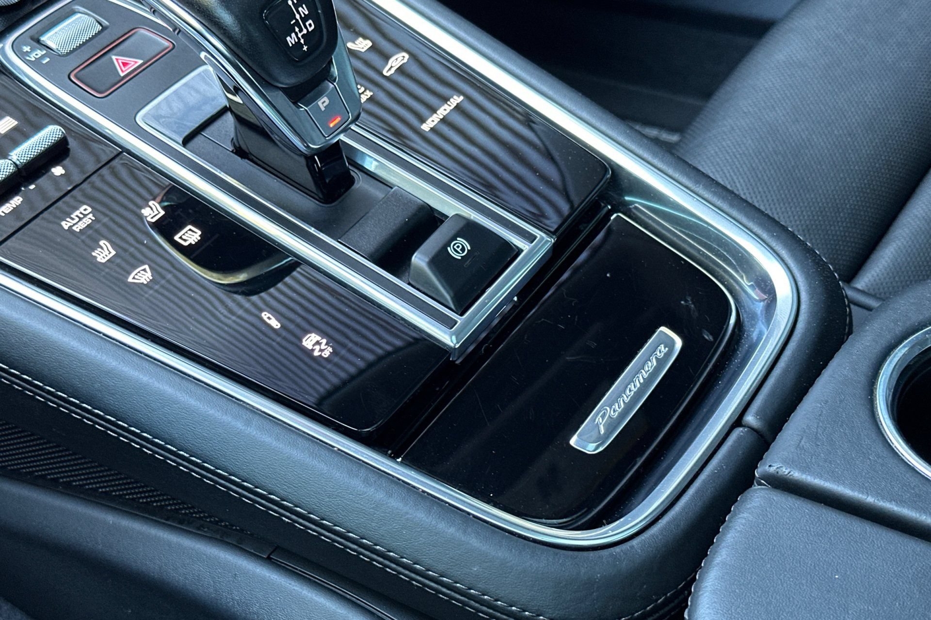 Certified 2022 Porsche Panamera 4S AWD/4WD image 25