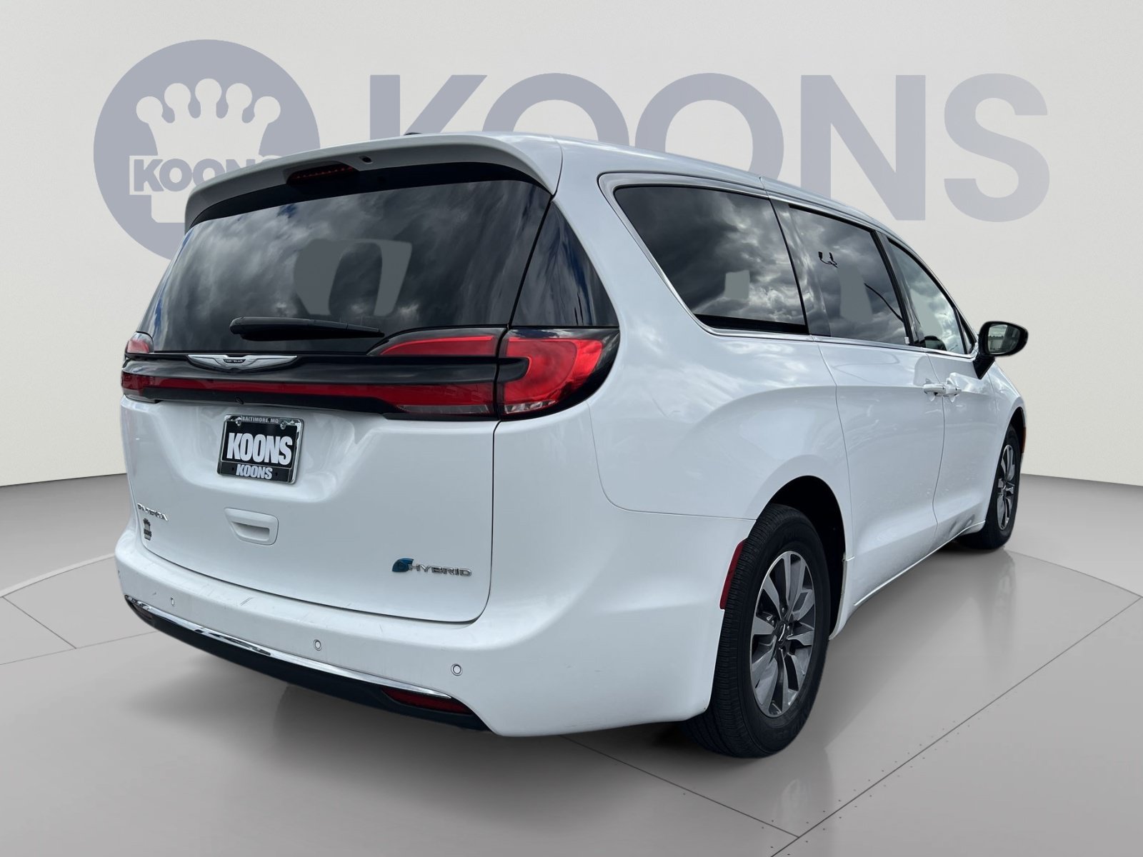 Used 2024 Chrysler Pacifica Limited FWD image 7