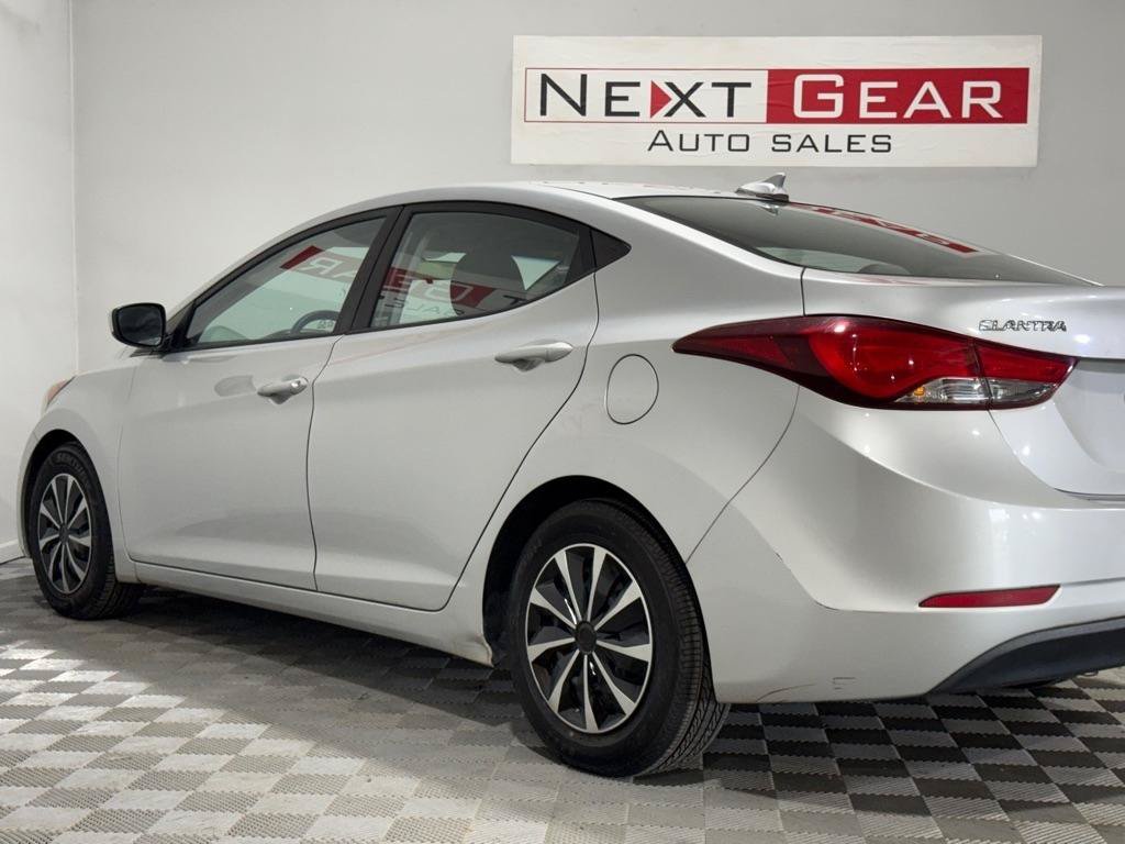 Used 2016 Hyundai Elantra SE FWD image 5