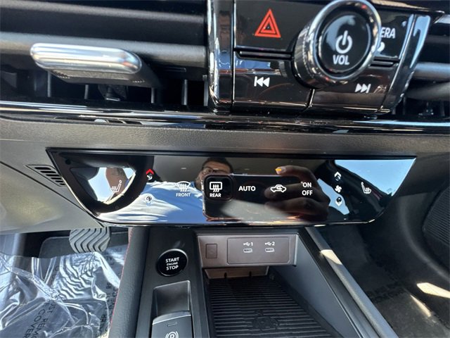 New 2026 Nissan Kicks SR w/ Cold Weather Package image 18