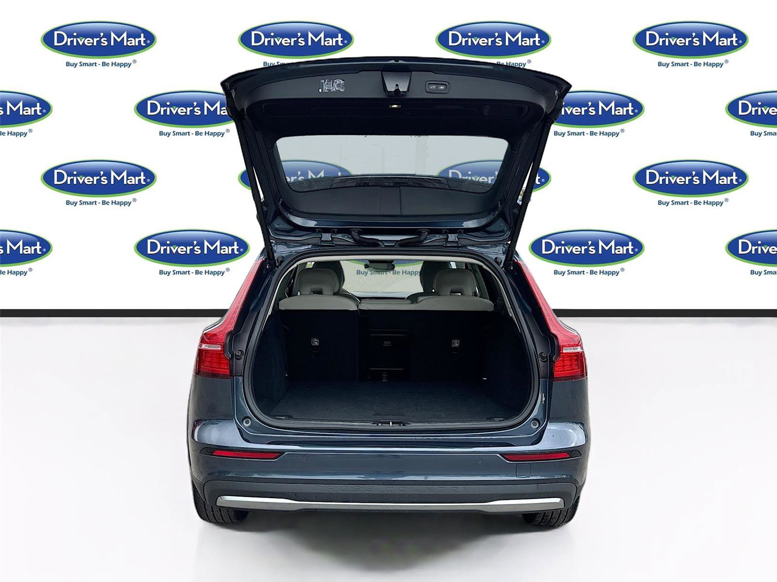 Used 2025 Volvo V60 B5 Cross Country Plus AWD/4WD image 27