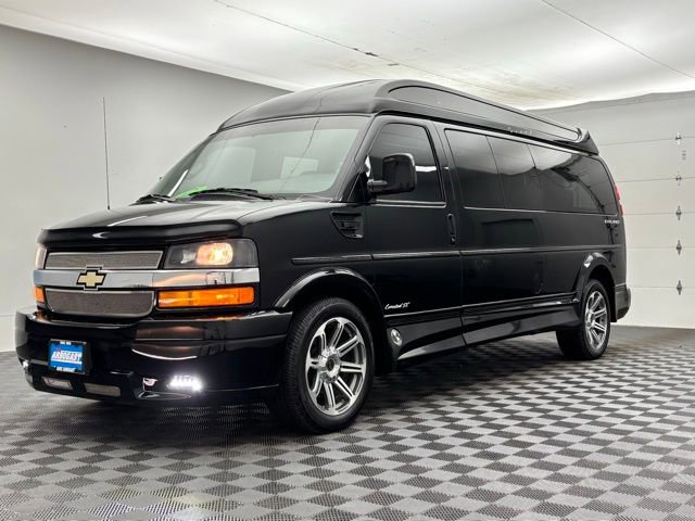 Used 2017 Chevrolet Express 2500 Extended image 2